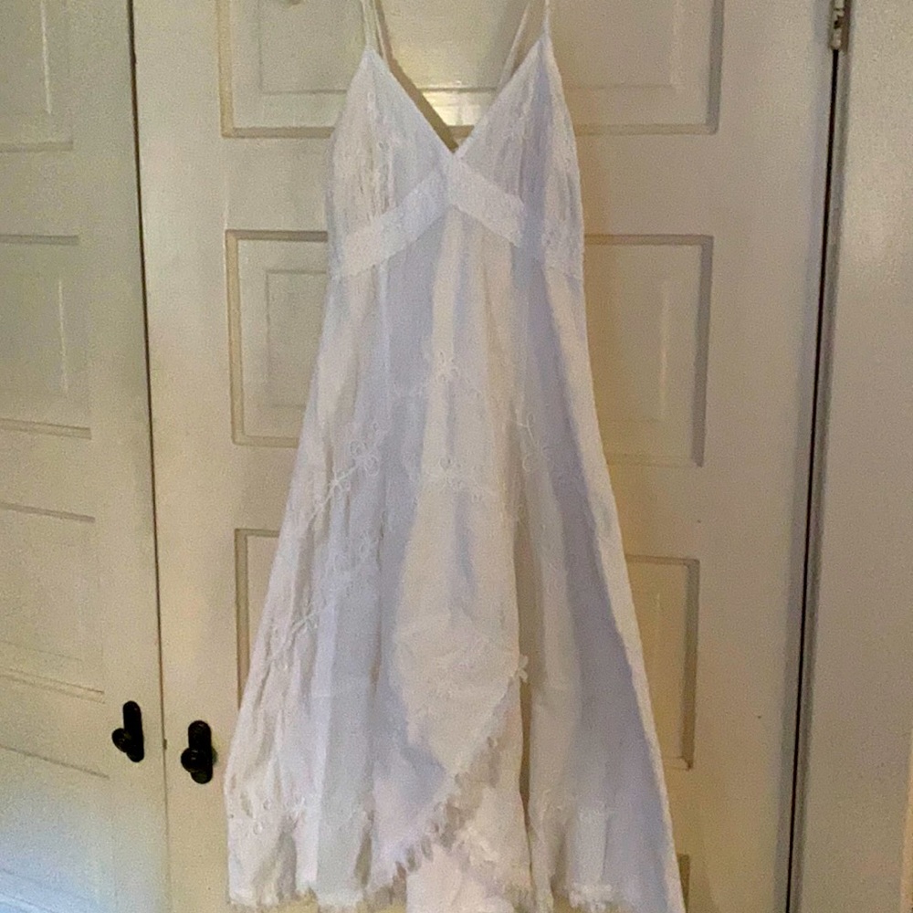 Light weight cotton blend dress,embroidered detail
